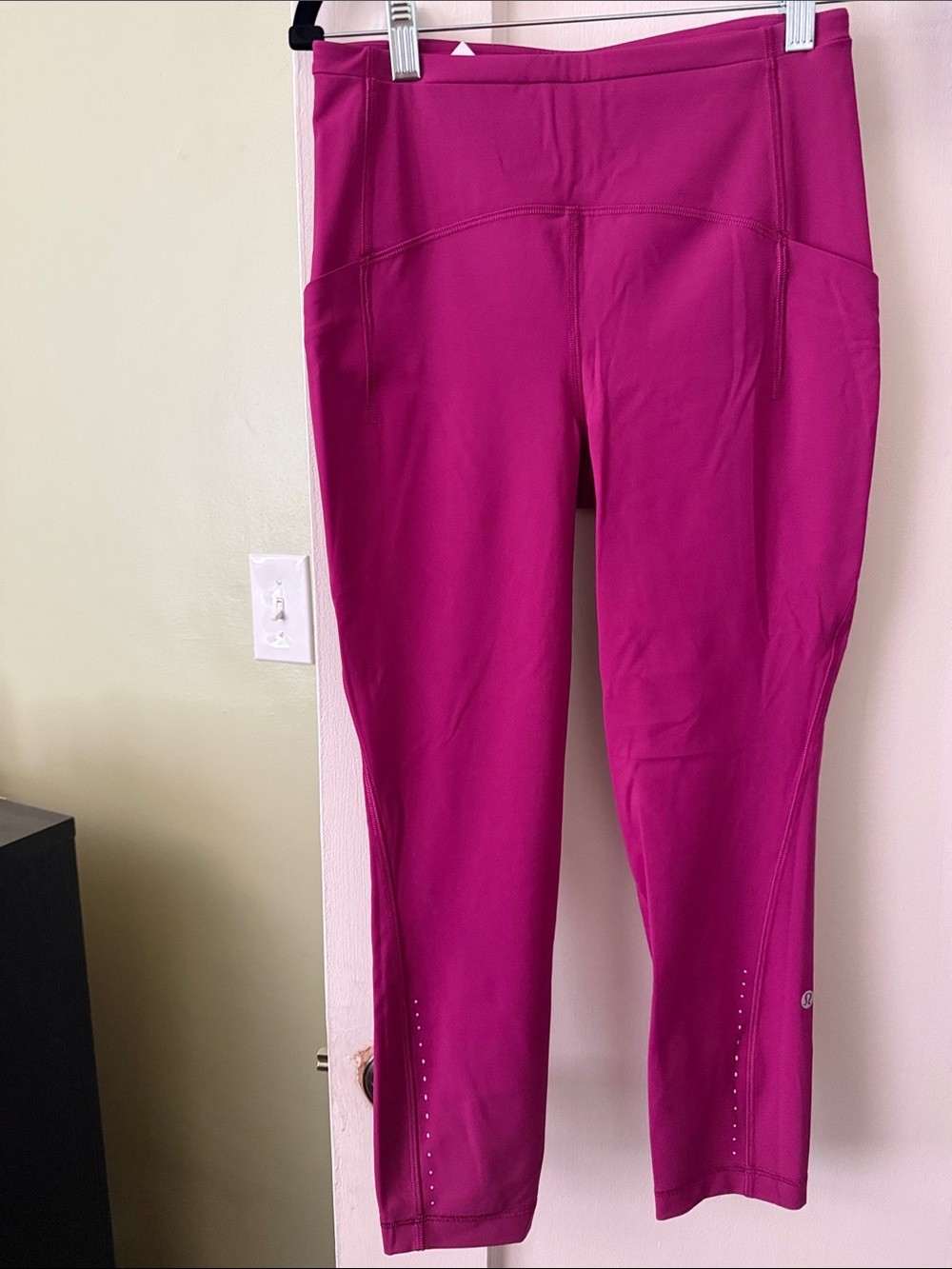 lululemon athletica Magenta Cropped Leggings